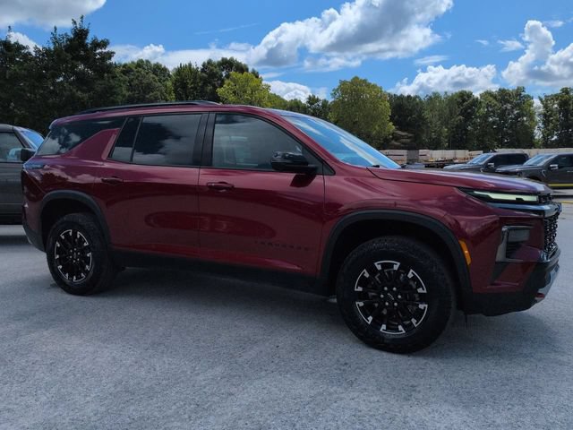 Used 2024 Chevrolet Traverse Z71 AWD/4WD image 2