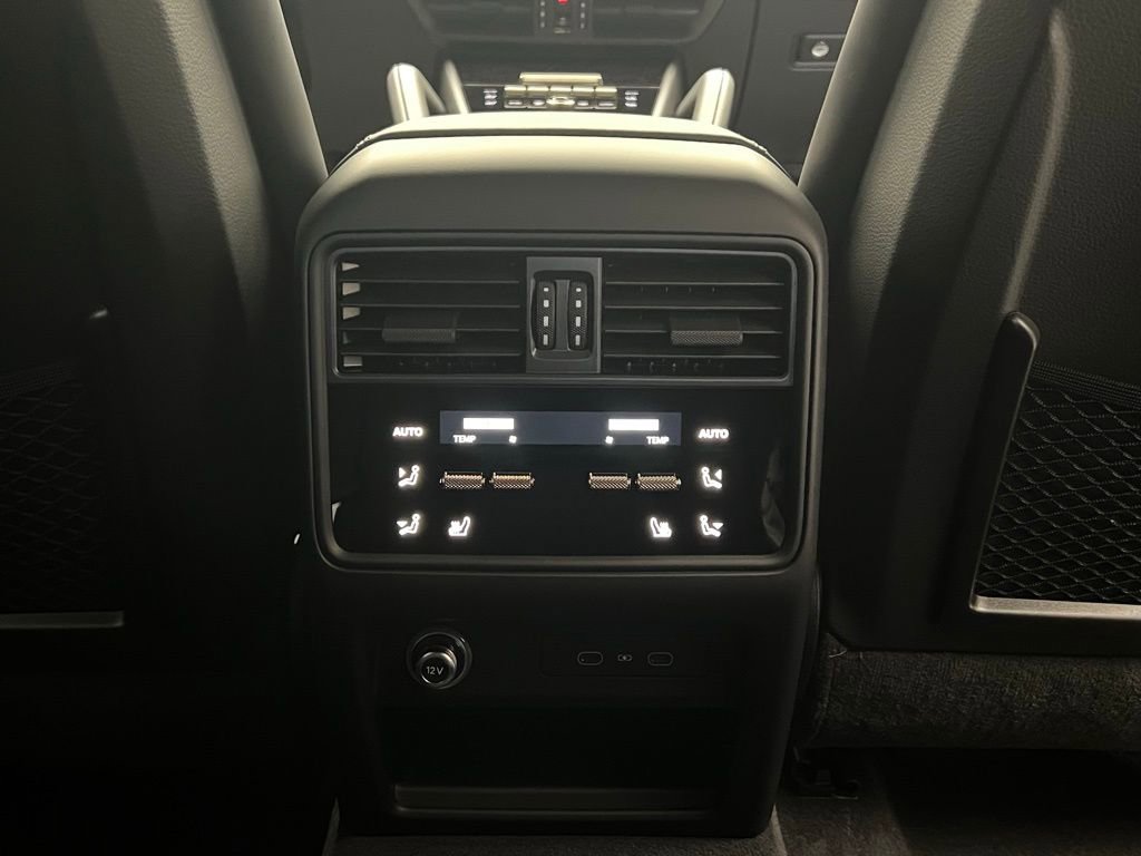 New 2026 Porsche Cayenne Turbo image 17