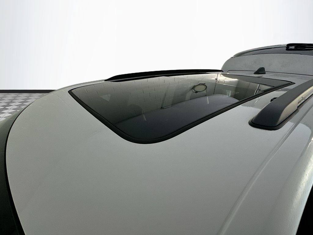 Certified 2024 Jeep Grand Cherokee Limited w/ Trailer Tow Package AWD/4WD image 20