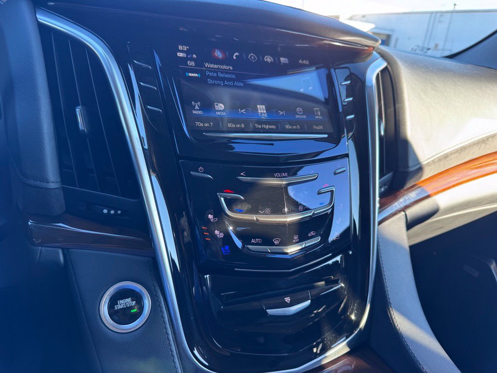 Used 2020 Cadillac Escalade Luxury AWD/4WD image 37