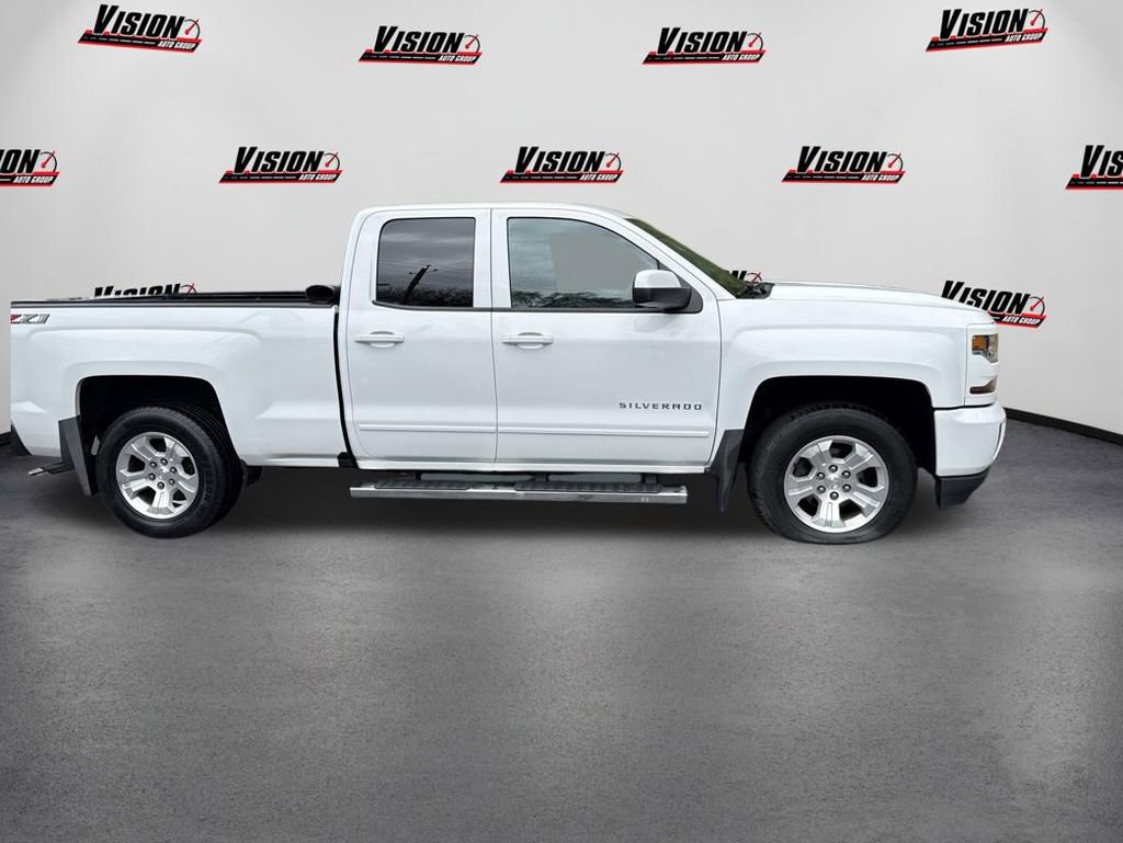 Used 2018 Chevrolet Silverado 1500 LT w/ All Star Edition AWD/4WD image 4