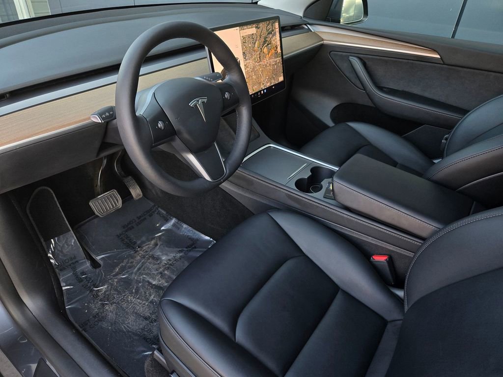 Used 2023 Tesla Model Y Long Range image 9