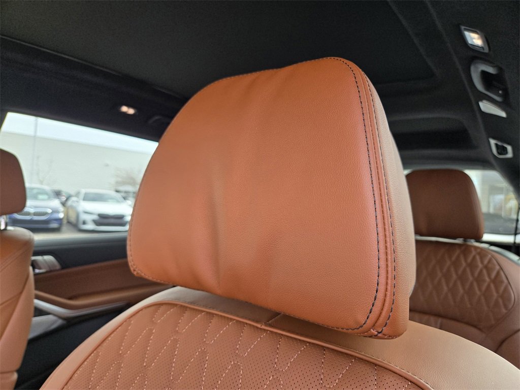 New 2026 BMW X7 M60i w/ Executive Package image 17