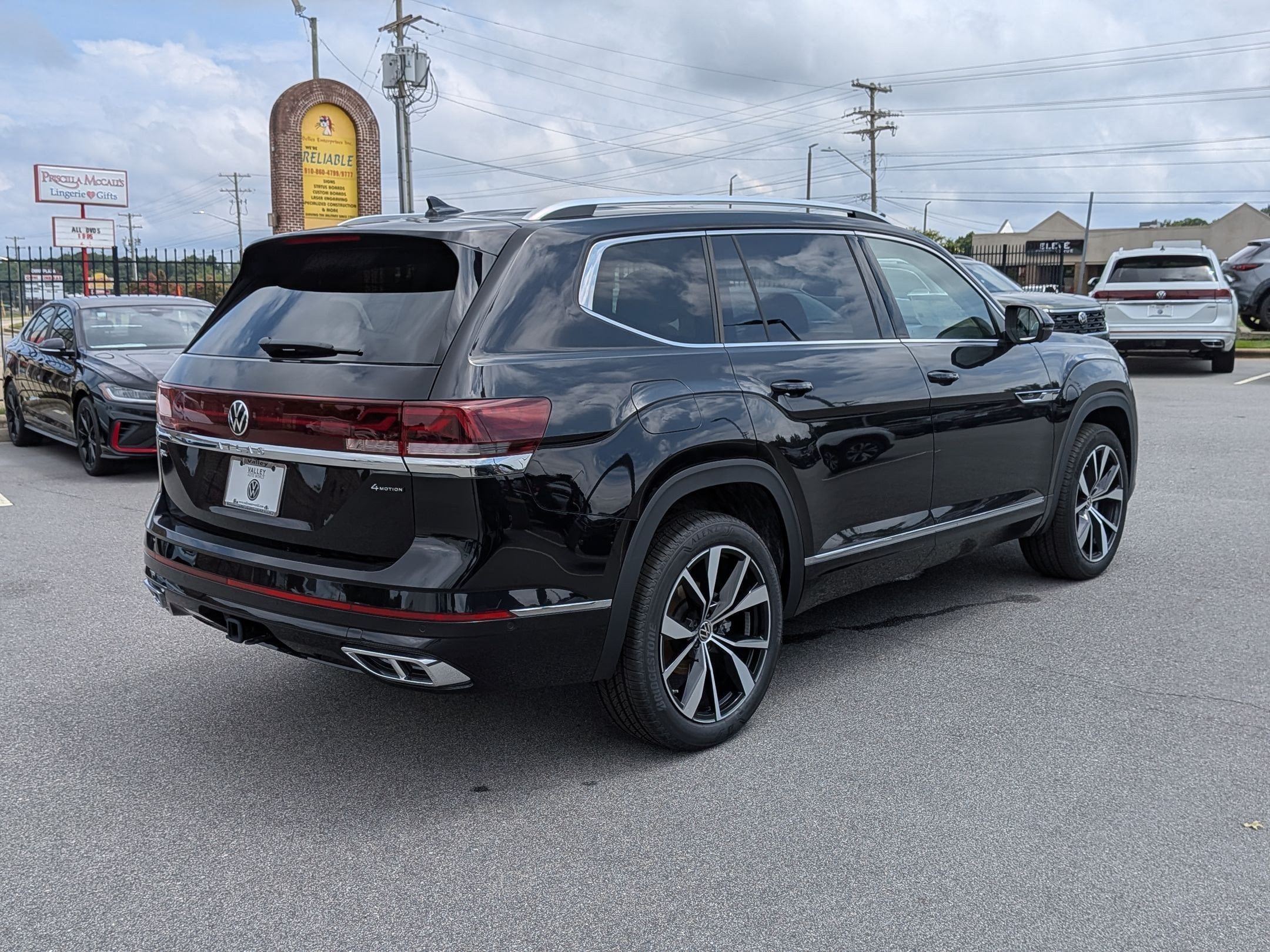 New 2026 Volkswagen Atlas SEL Premium R-Line AWD/4WD image 3