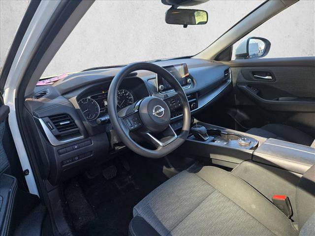 Used 2023 Nissan Rogue SV image 11