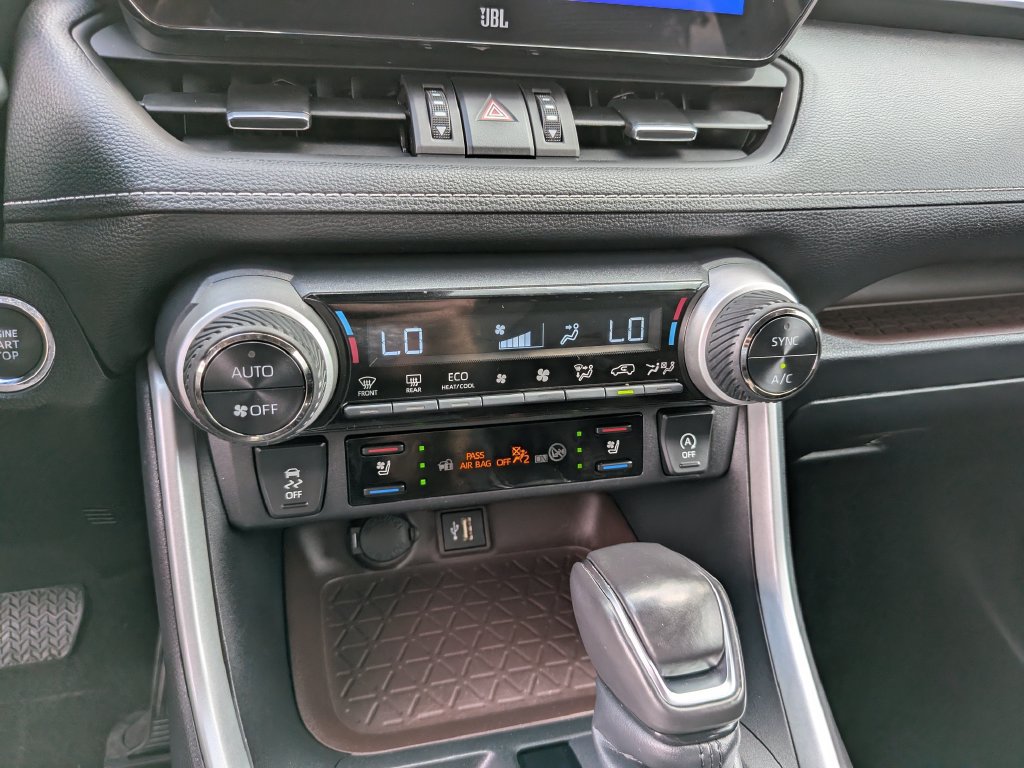 Used 2025 Toyota RAV4 Limited FWD image 28