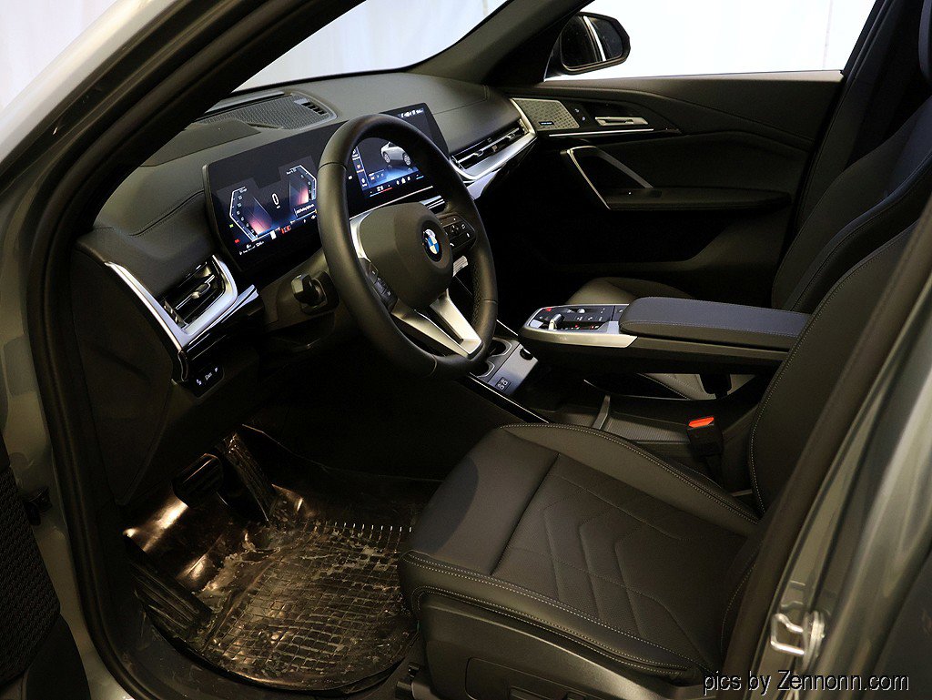 New 2025 BMW X2 xDrive28i w/ Premium Package image 11