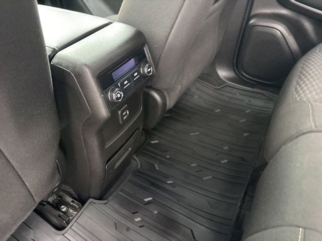 Used 2019 GMC Acadia SLE image 32