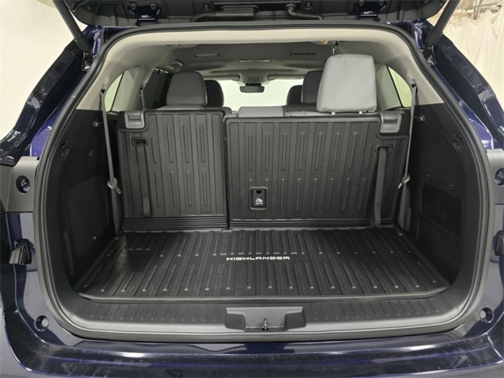New 2026 Toyota Highlander Limited image 22