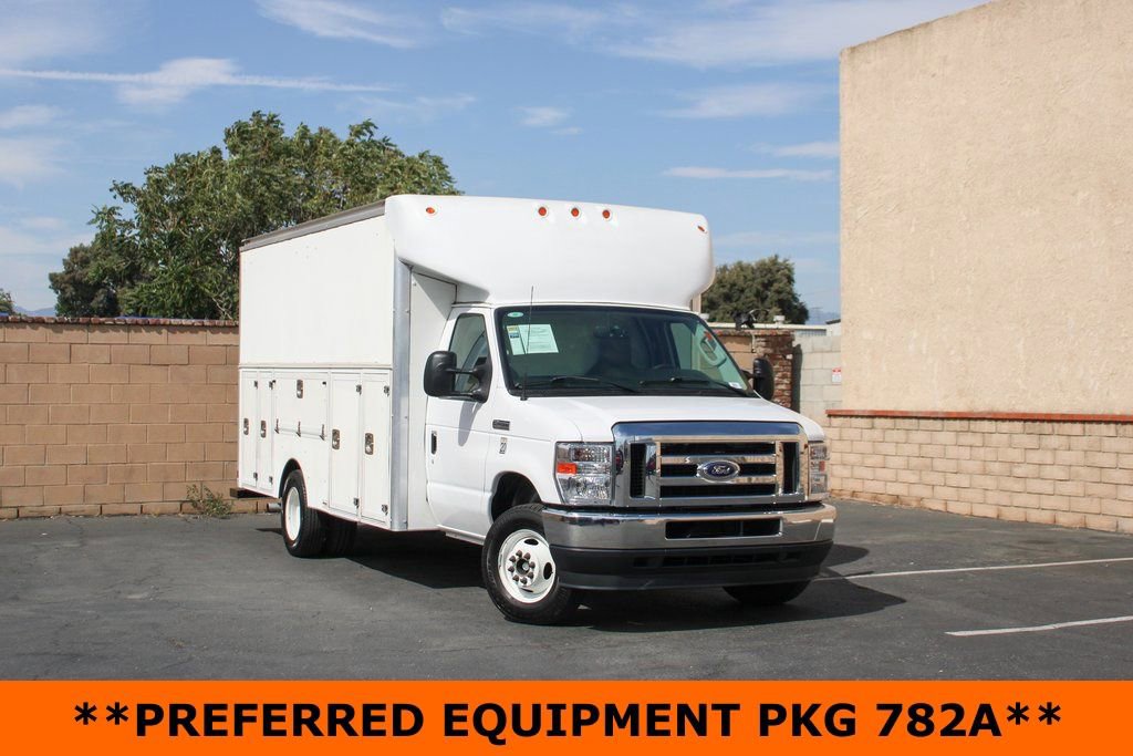Used 2023 Ford E-450 and Econoline 450 Super Duty w/ Power Windows & Locks Group RWD image 2