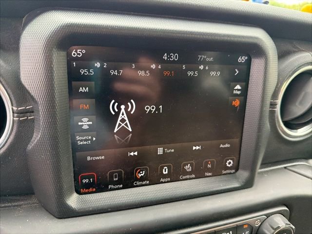Used 2020 Jeep Gladiator Overland image 13