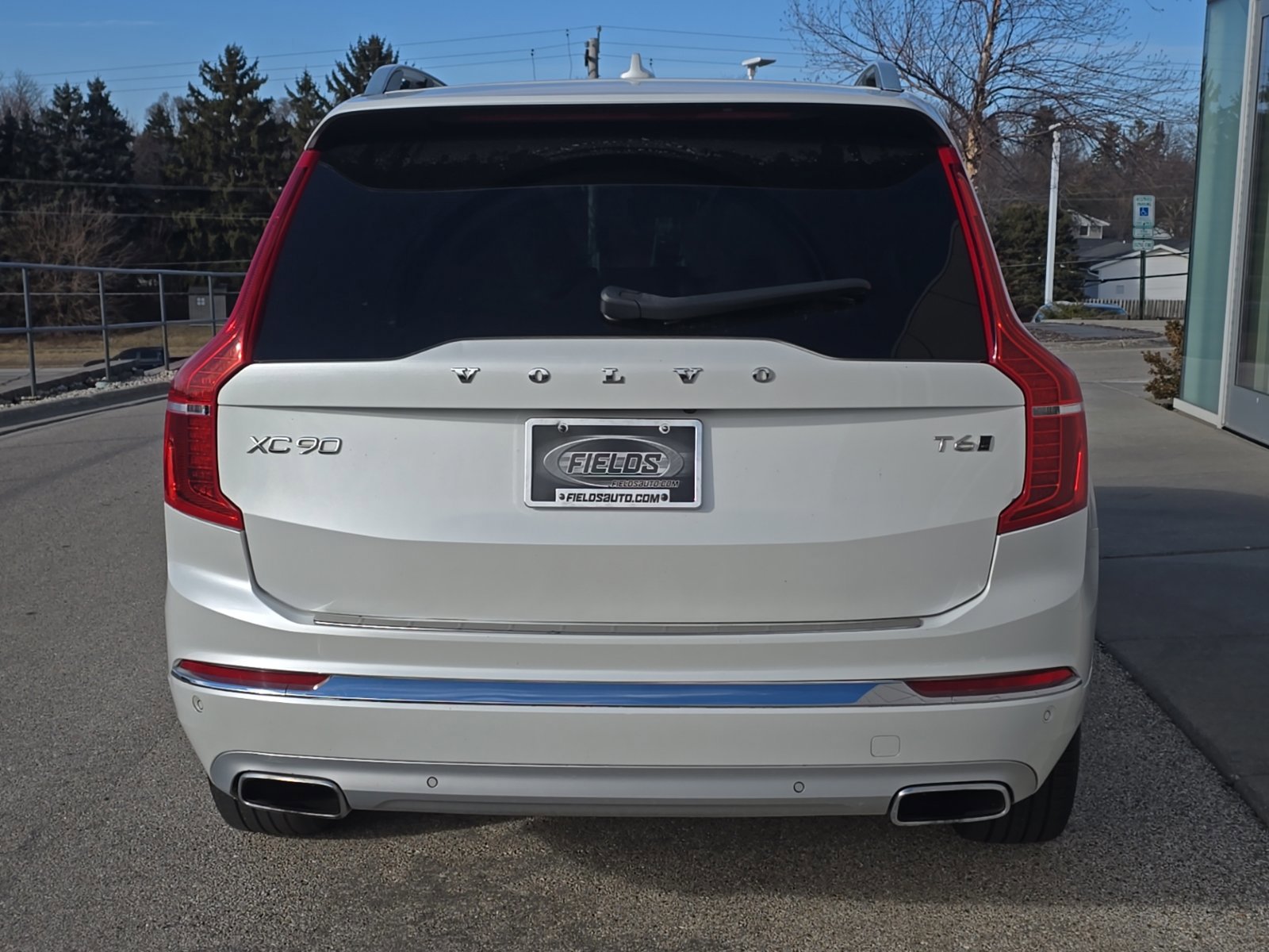 Used 2017 Volvo XC90 T6 Momentum w/ Vision Package image 4
