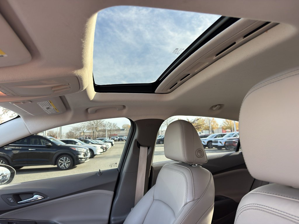 Used 2017 Chevrolet Cruze Premier image 16