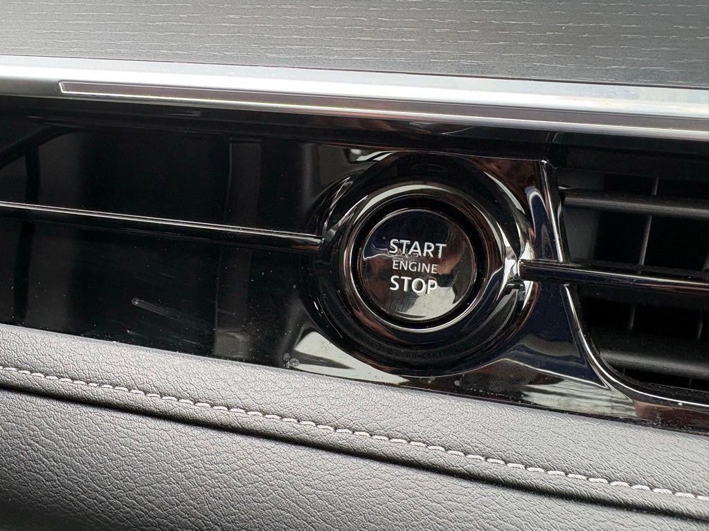 Used 2025 INFINITI QX80 Sensory image 39