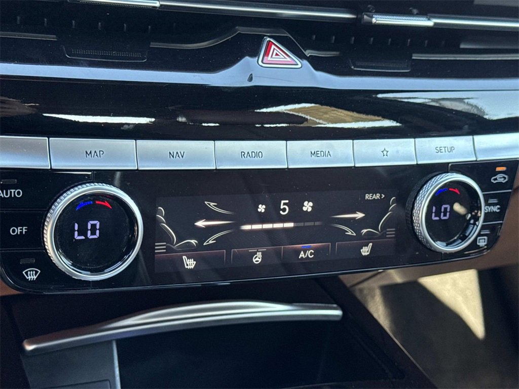 Used 2023 Genesis G80 2.5T image 15