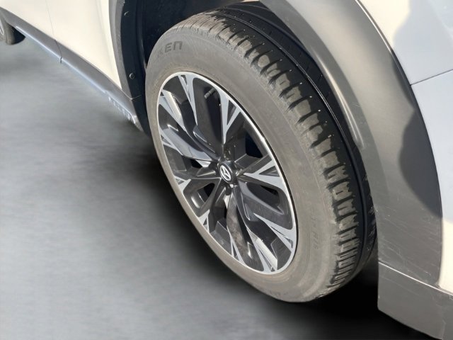 Used 2024 MAZDA CX-90 Plug-In Hybrid w/ Premium Pkg image 11