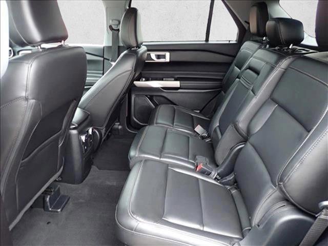 Used 2022 Ford Explorer XLT w/ Equipment Group 202A AWD/4WD image 10