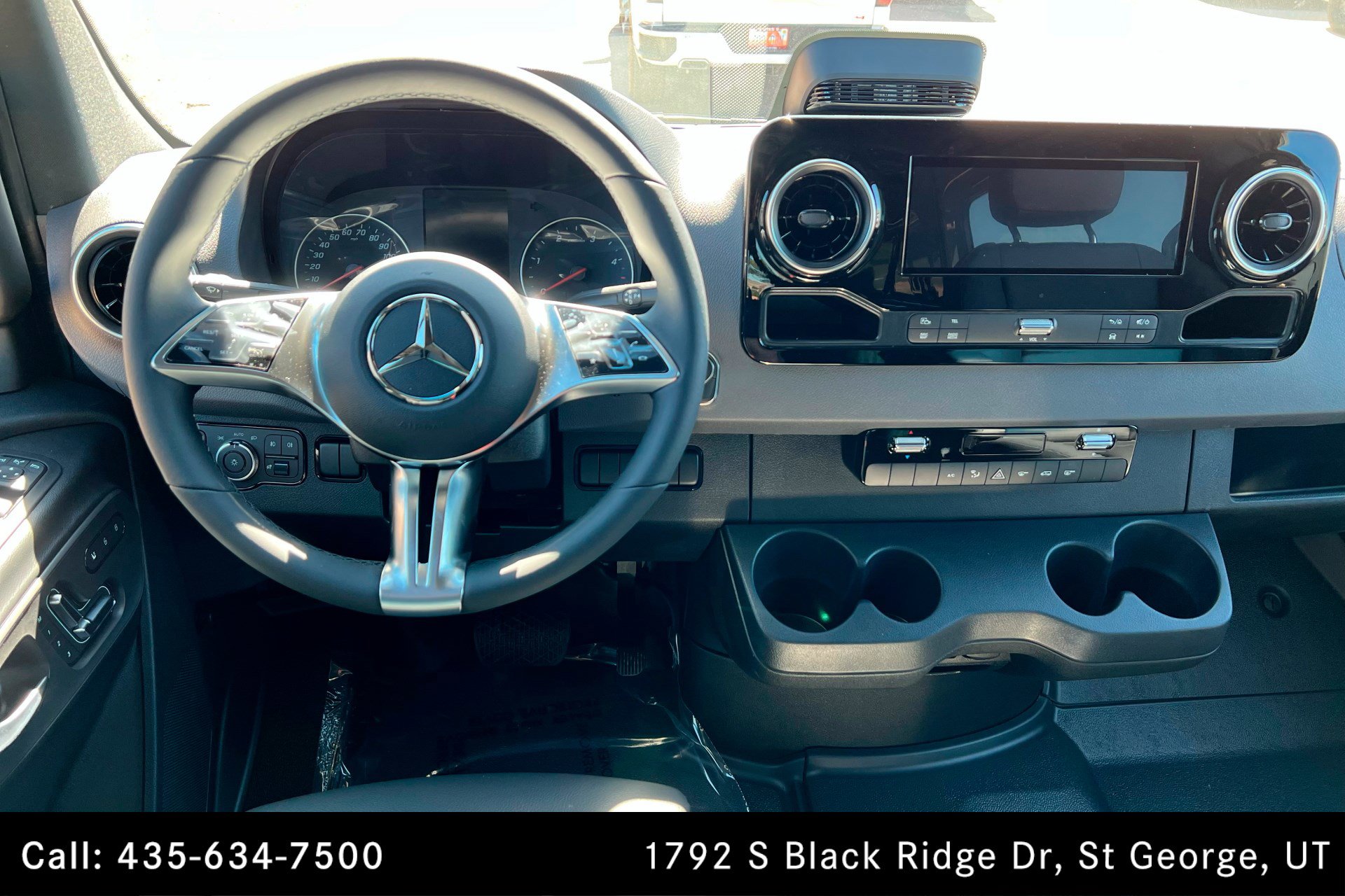 Used 2025 Mercedes-Benz Sprinter 2500 image 12