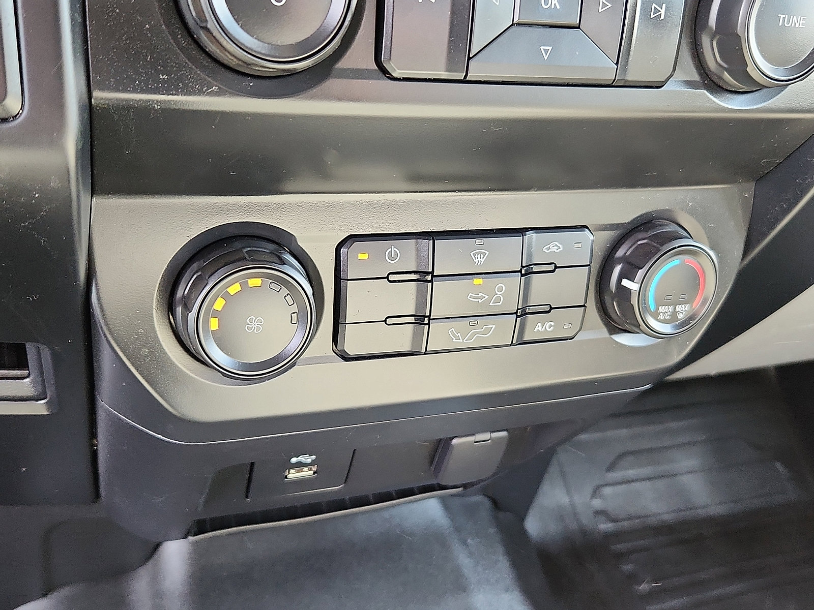 Used 2020 Ford F150 XL w/ Equipment Group 101A Mid AWD/4WD image 15