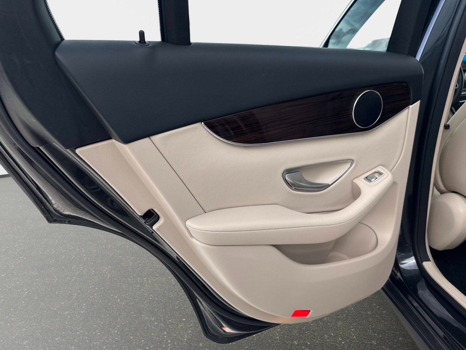 Certified 2020 Mercedes-Benz GLC 300 image 11
