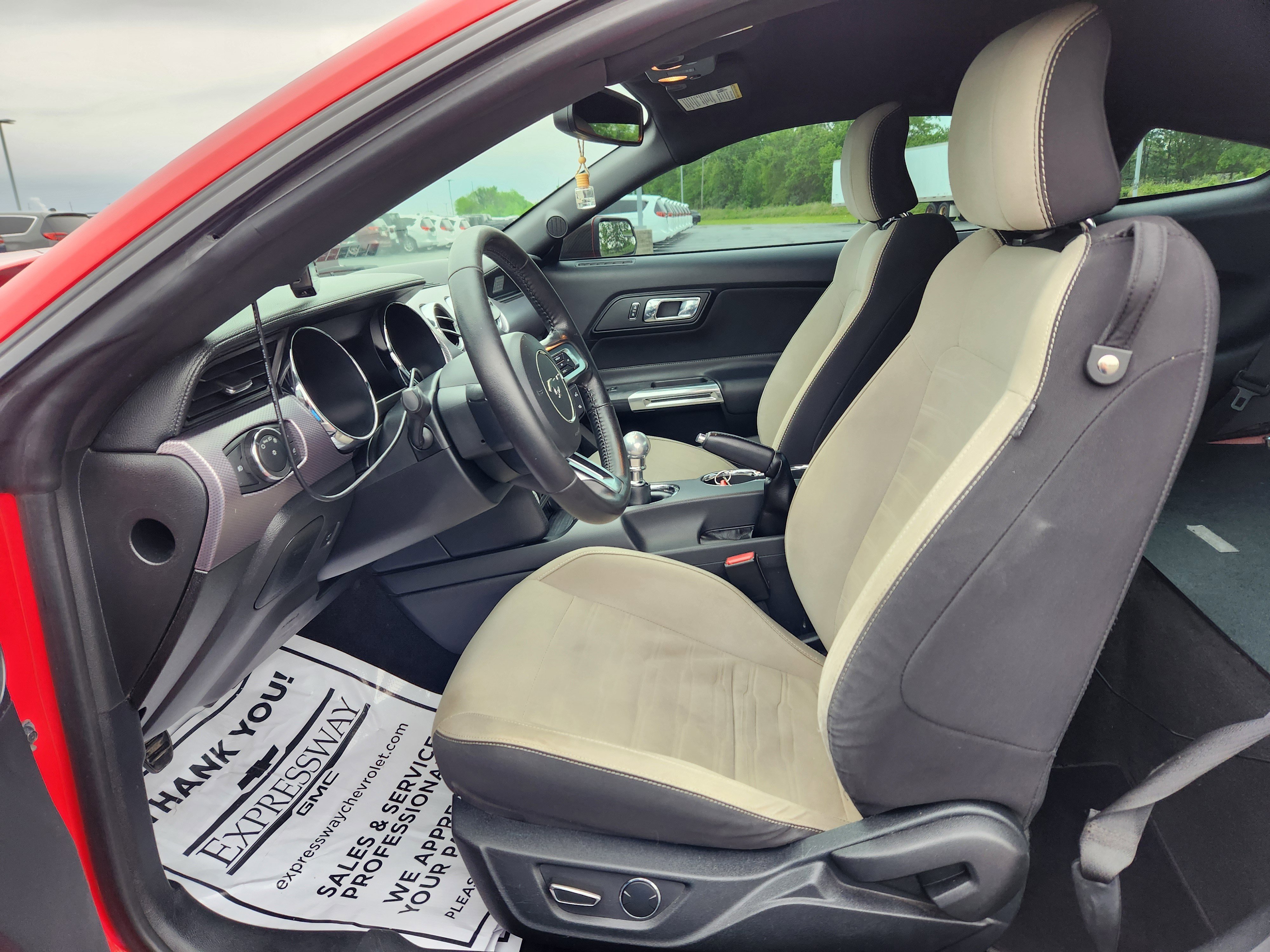 Used 2016 Ford Mustang GT RWD image 10