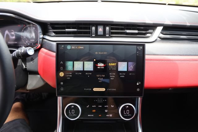 Used 2024 Jaguar XF R-Dynamic SE AWD/4WD image 18