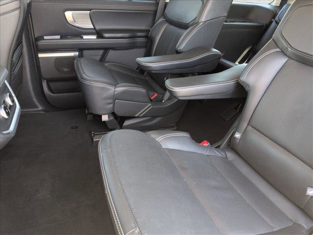 Certified 2025 Ford Expedition Platinum image 19