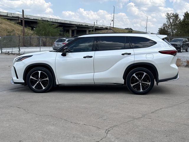Used 2021 Toyota Highlander XSE FWD image 14