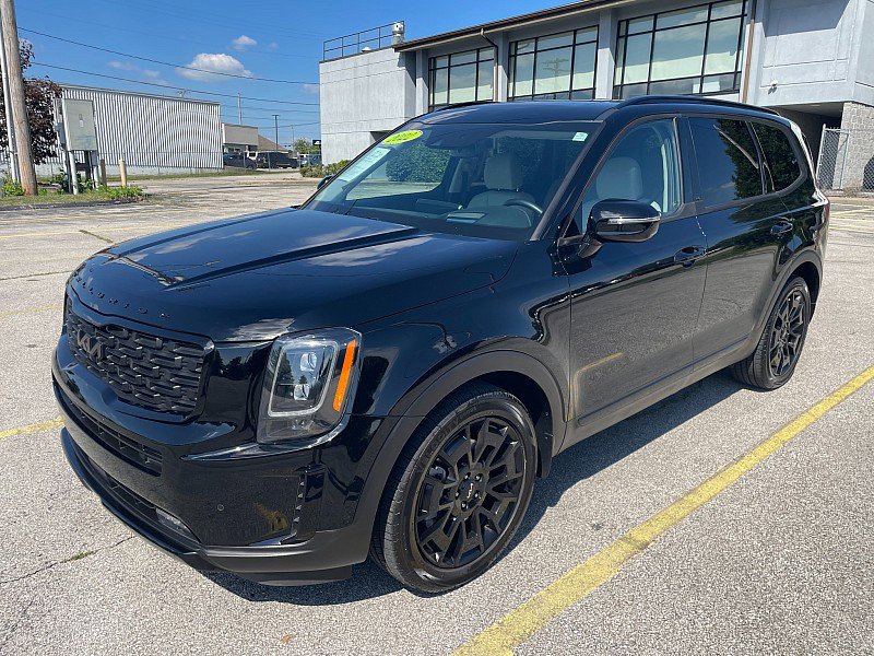 Used 2022 Kia Telluride SX w/ SX Prestige Package image 3
