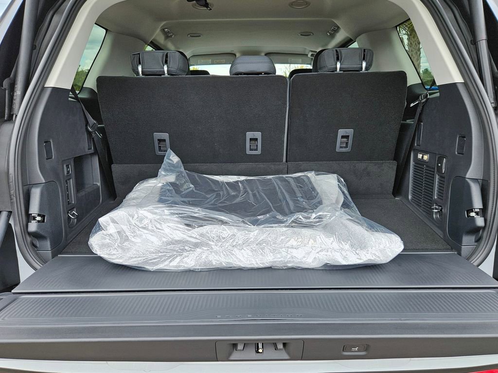 New 2025 Ford Expedition Active image 27