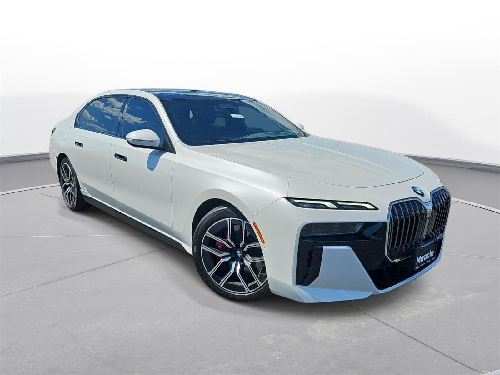 Used 2024 BMW 760i xDrive AWD/4WD image 3