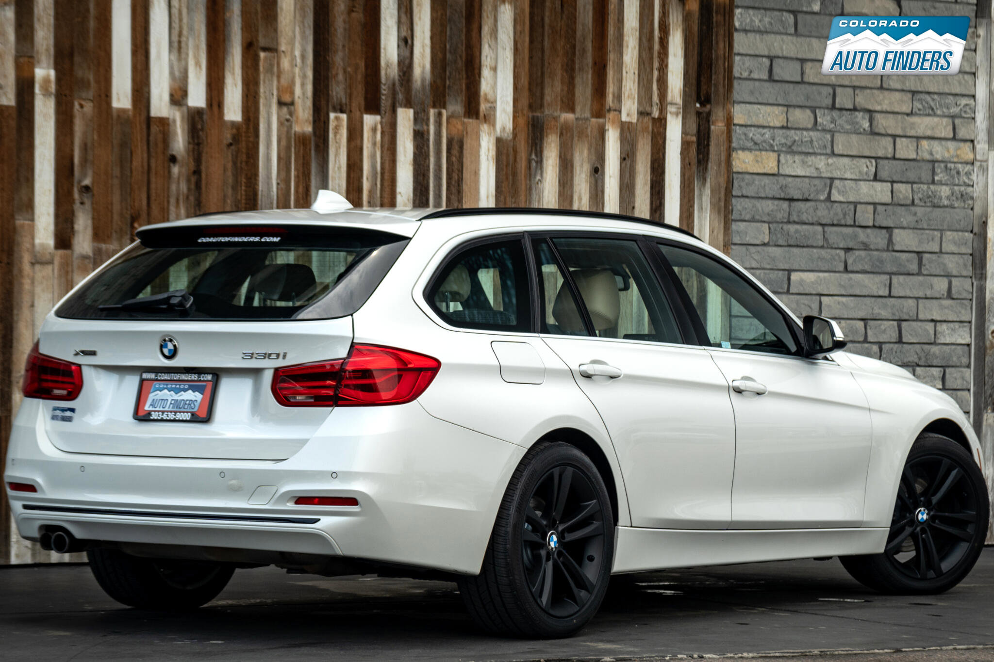 Used 2017 BMW 330i xDrive Wagon image 7