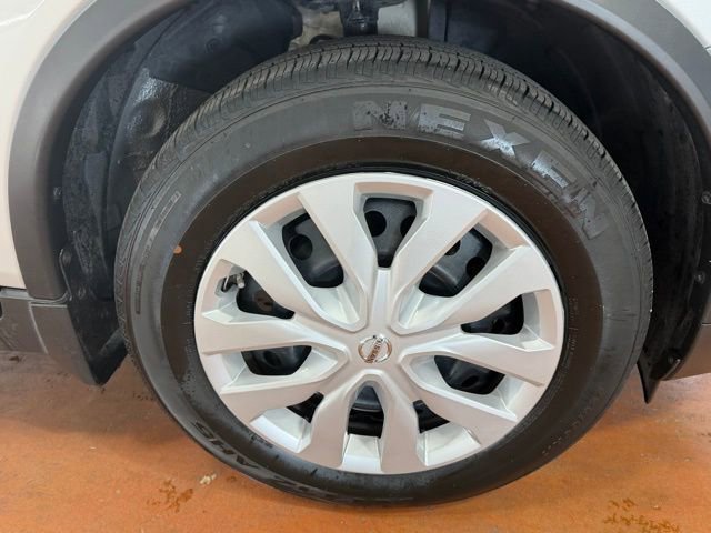 Used 2016 Nissan Rogue S w/ Appearance Package image 8
