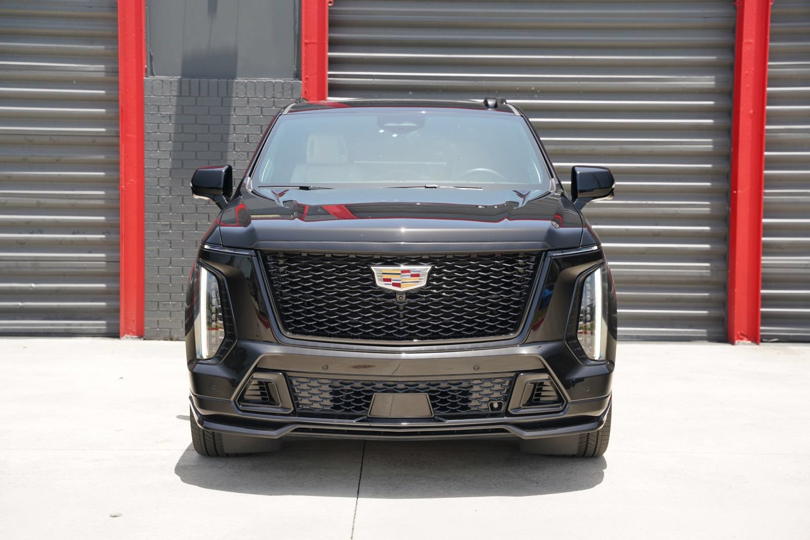 Used 2025 Cadillac Escalade V AWD/4WD image 3