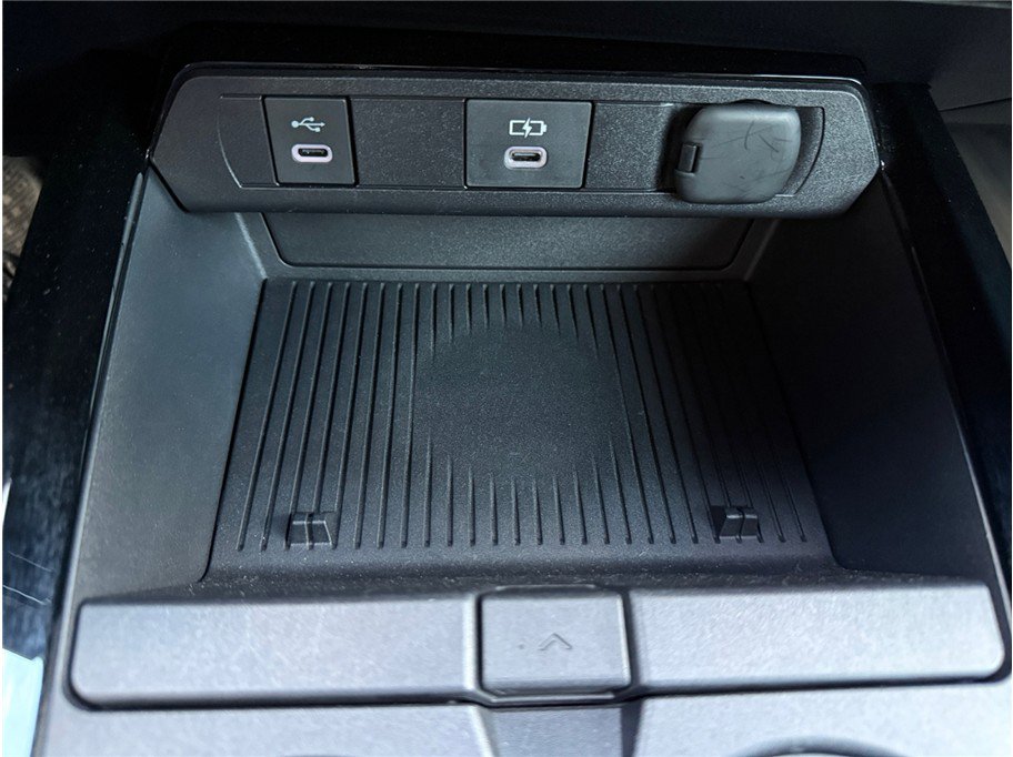 Used 2023 Toyota Prius LE image 22