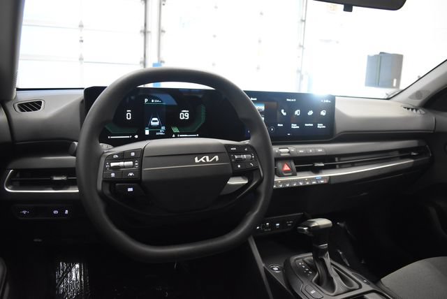 Used 2025 Kia K4 FWD image 23