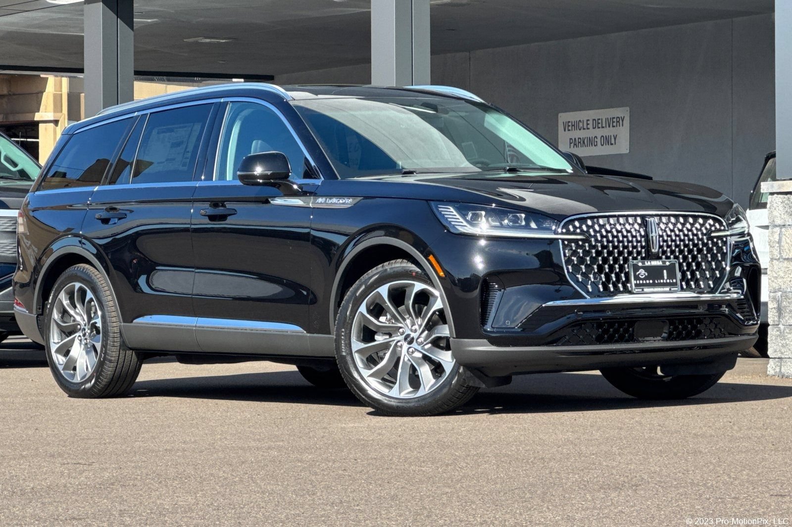New 2025 Lincoln Aviator Reserve w/ Luxury Package RWD image 1