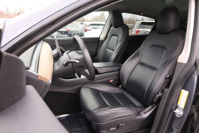 Used 2021 Tesla Model Y Long Range image 10