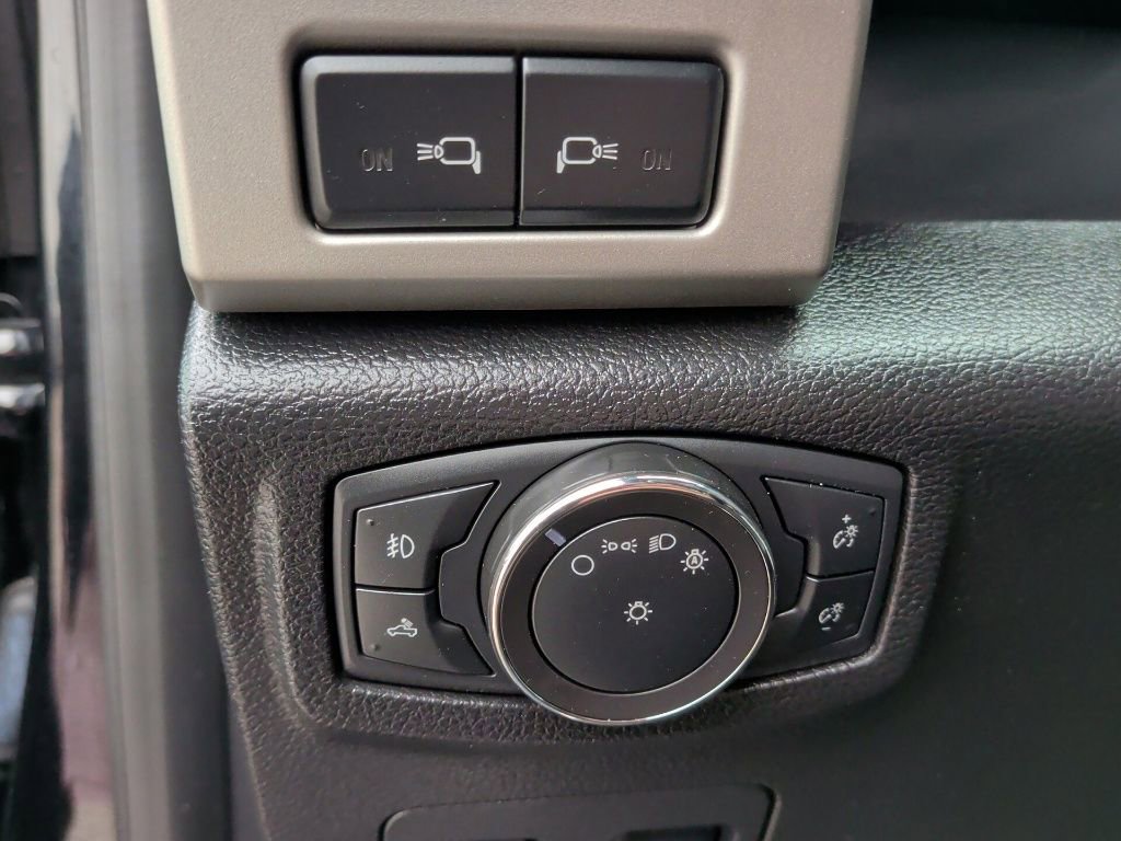Used 2018 Ford F150 Lariat w/ Equipment Group 502A Luxury AWD/4WD image 15