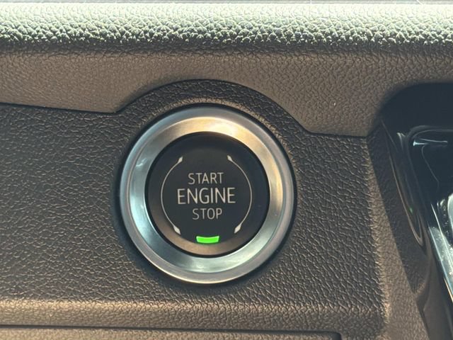 Used 2024 Chevrolet Traverse LS AWD/4WD image 32