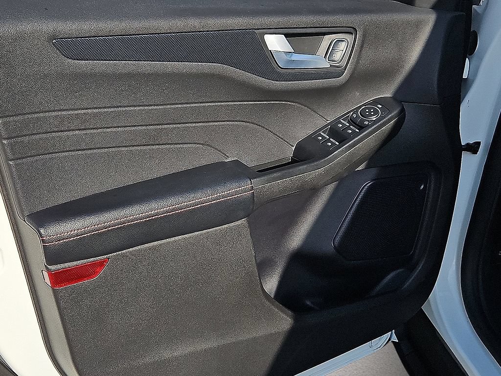 Used 2024 Ford Escape ST-Line w/ Tech Pack #1 FWD image 21