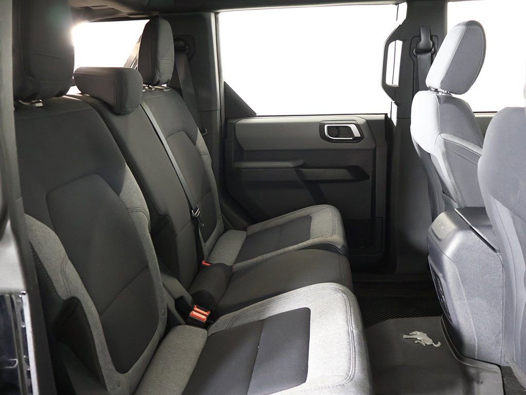 Used 2023 Ford Bronco 4-Door AWD/4WD image 29
