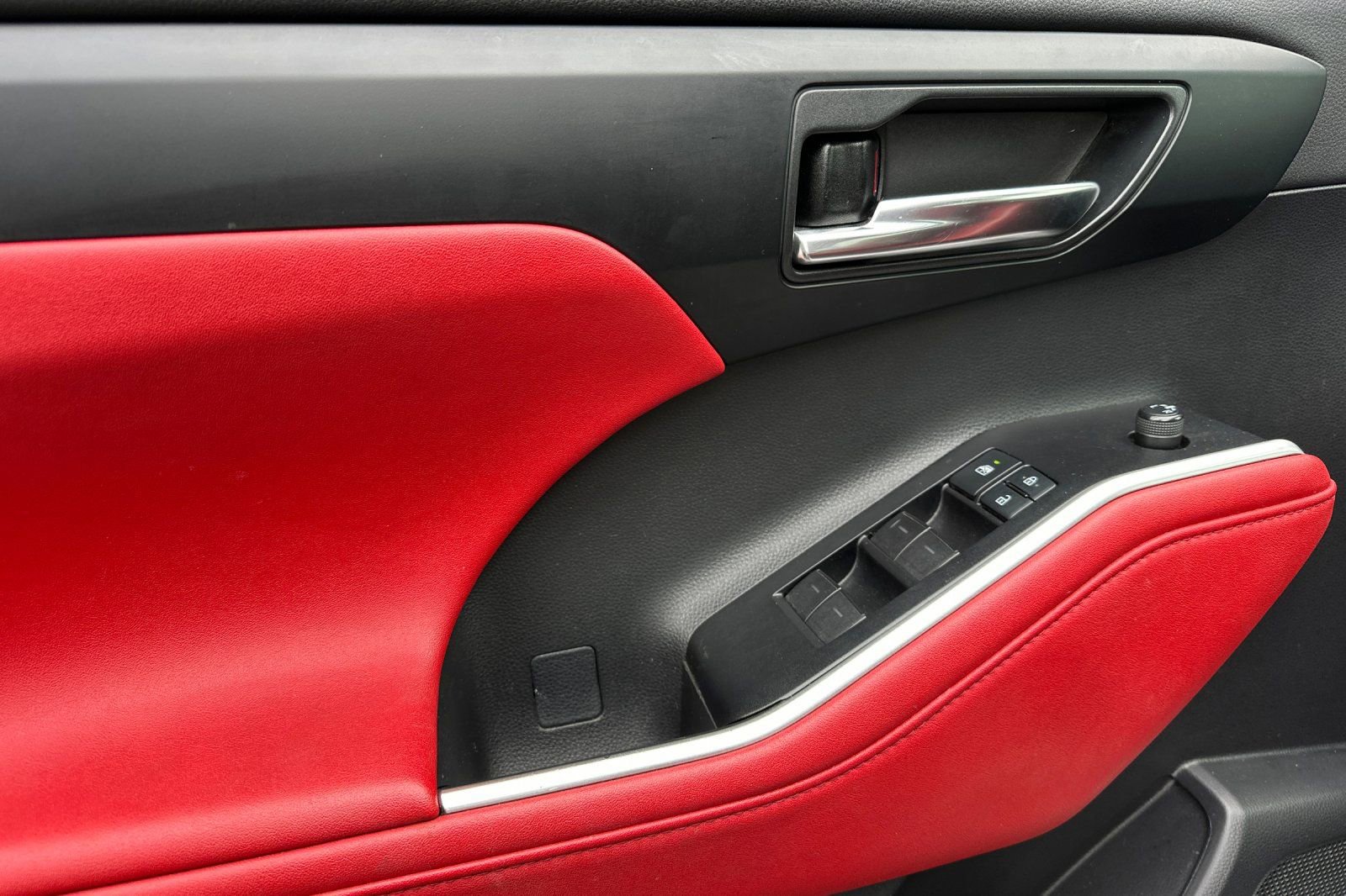 Used 2021 Toyota Highlander XSE image 10