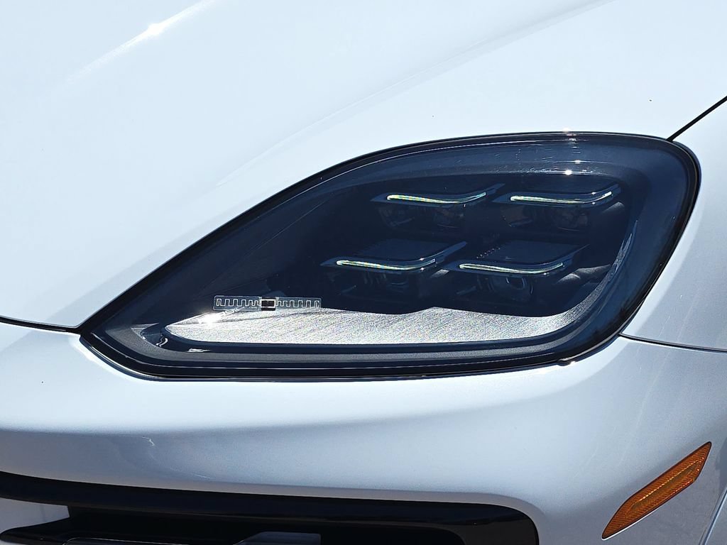 Used 2024 Porsche Cayenne AWD/4WD image 35