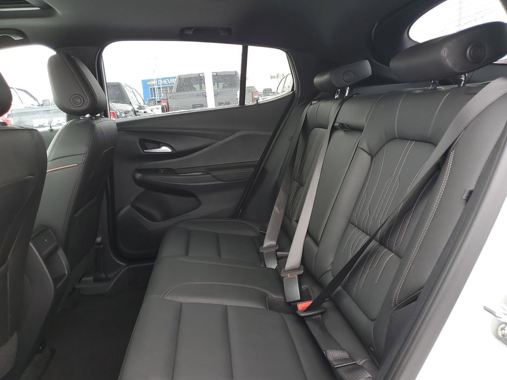 Certified 2025 Buick Envista Avenir image 32