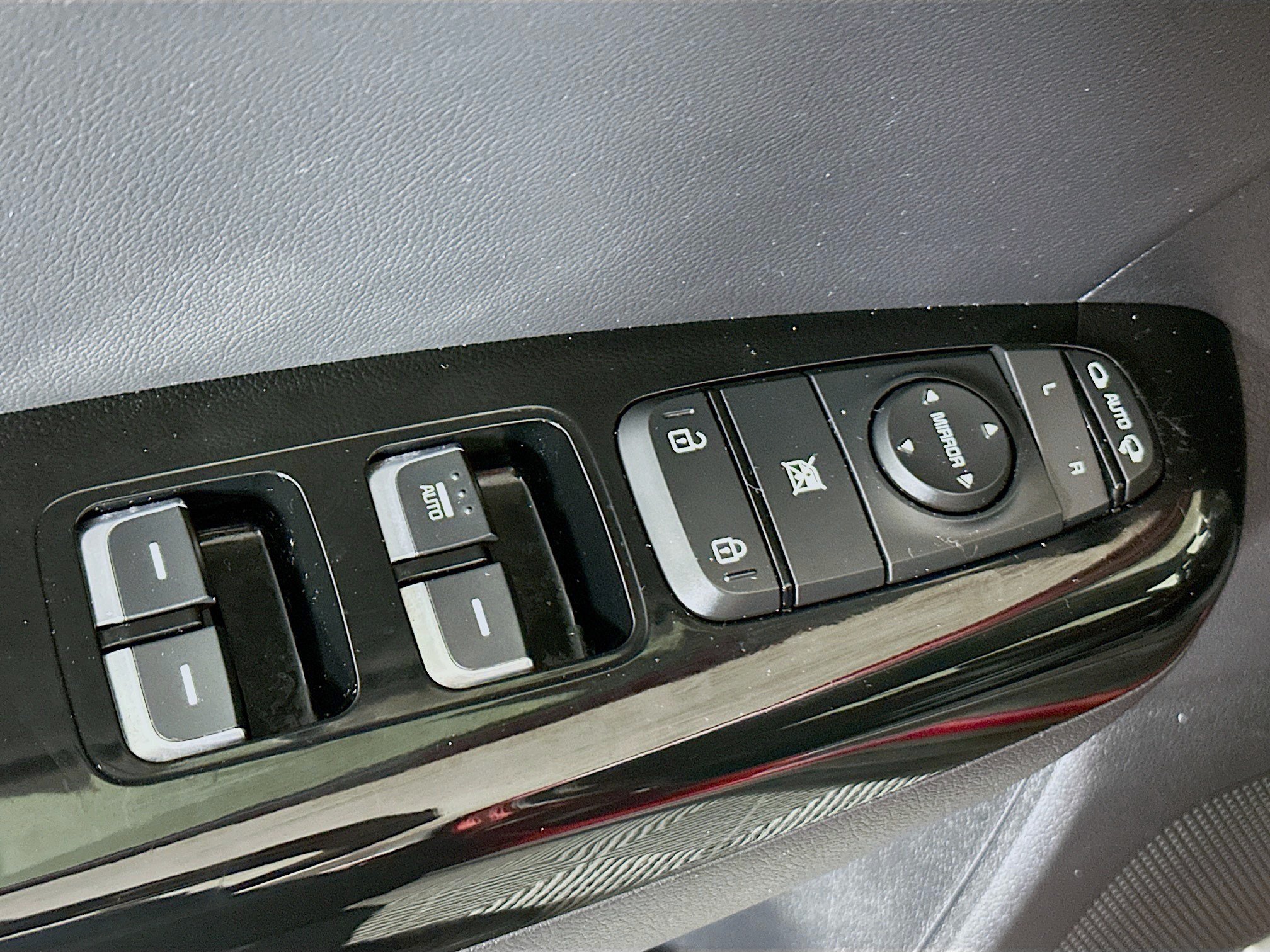 Used 2020 Kia Sportage EX w/ EX Technology Package FWD image 13