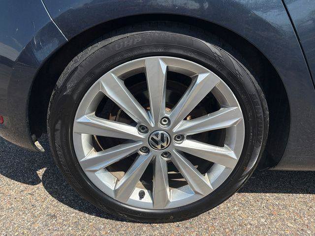 Used 2013 Volkswagen Golf TDI FWD image 22