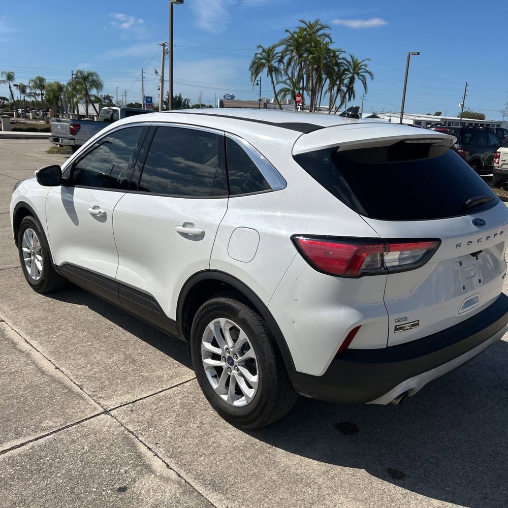 Used 2020 Ford Escape SE image 4