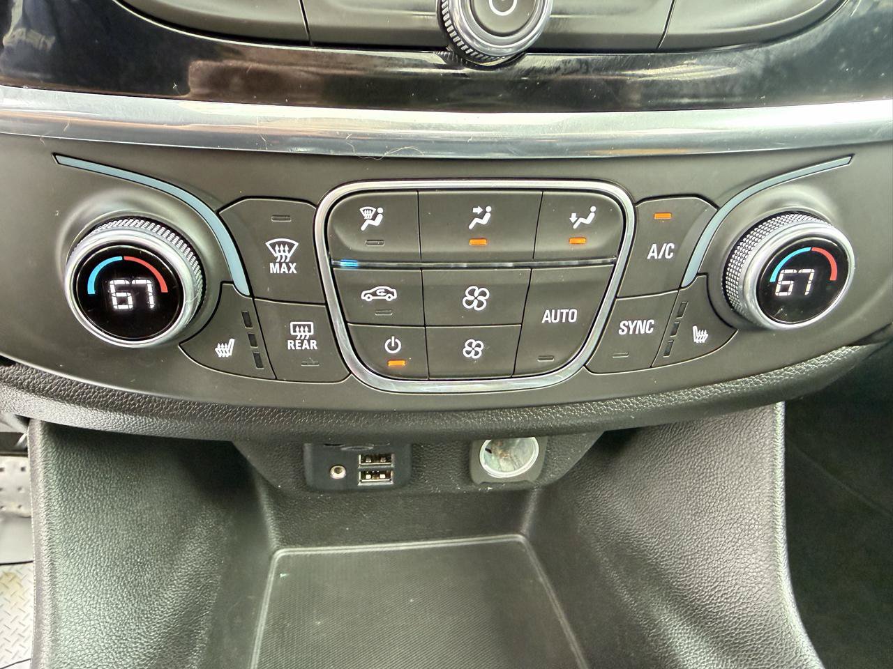 Used 2020 Chevrolet Traverse RS AWD/4WD image 27