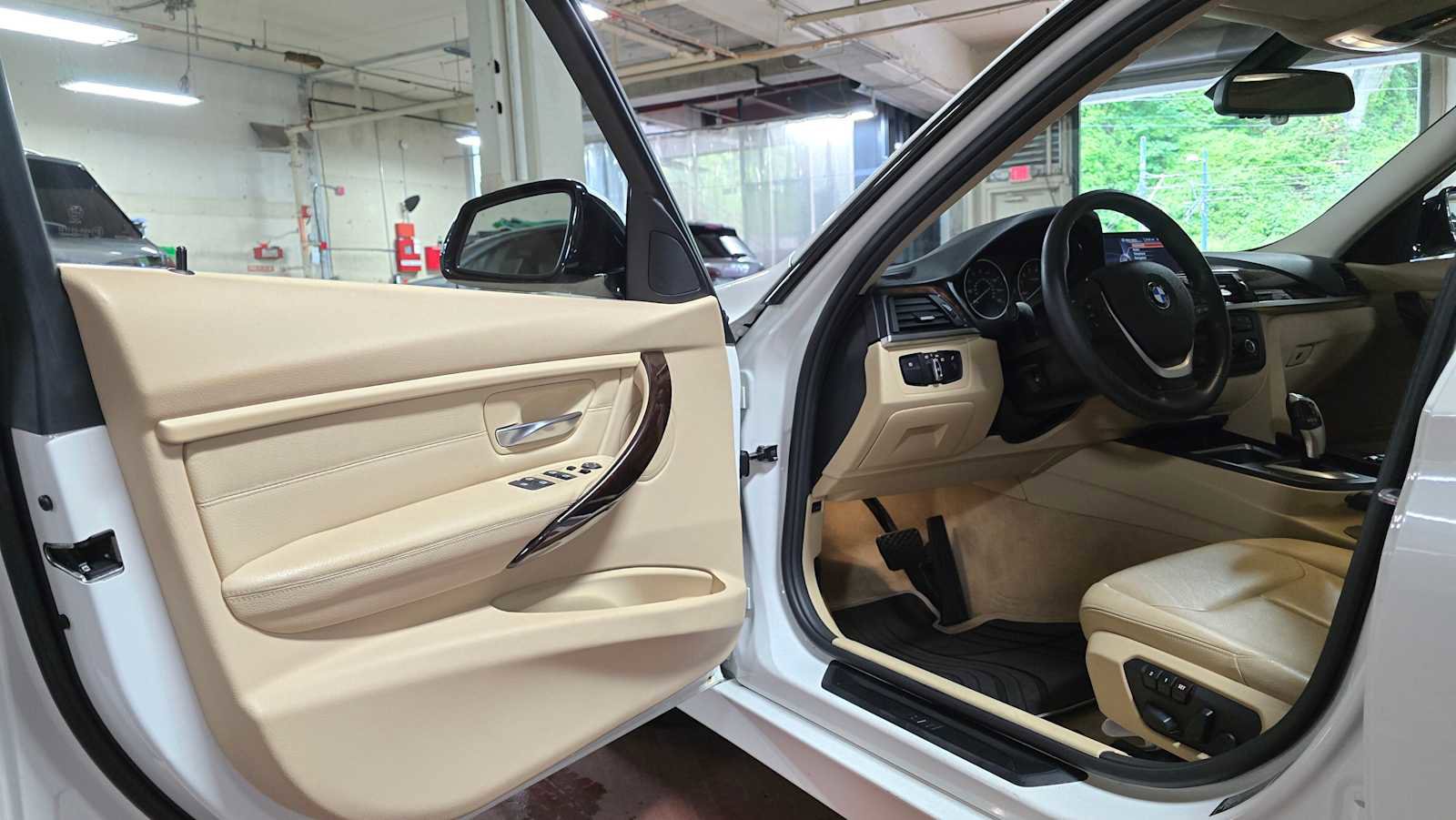 Used 2015 BMW 328i xDrive Sedan AWD/4WD image 20